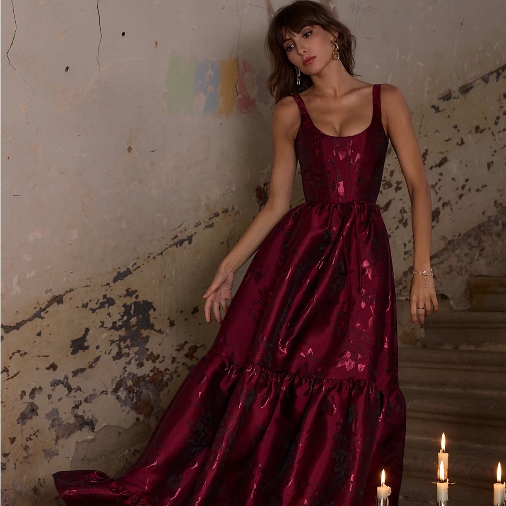 NWT V Chapman Avery Gown in Garnet Baroque Floral - Picture 2 of 8